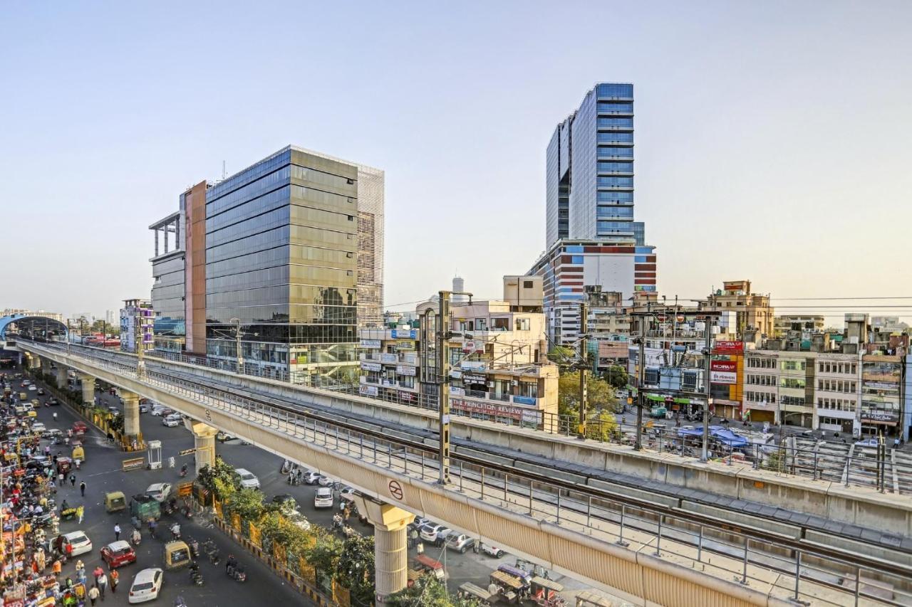 Super Hotel O Metro Inn Near Worlds Of Wonder Kalkaji Devi Luaran gambar
